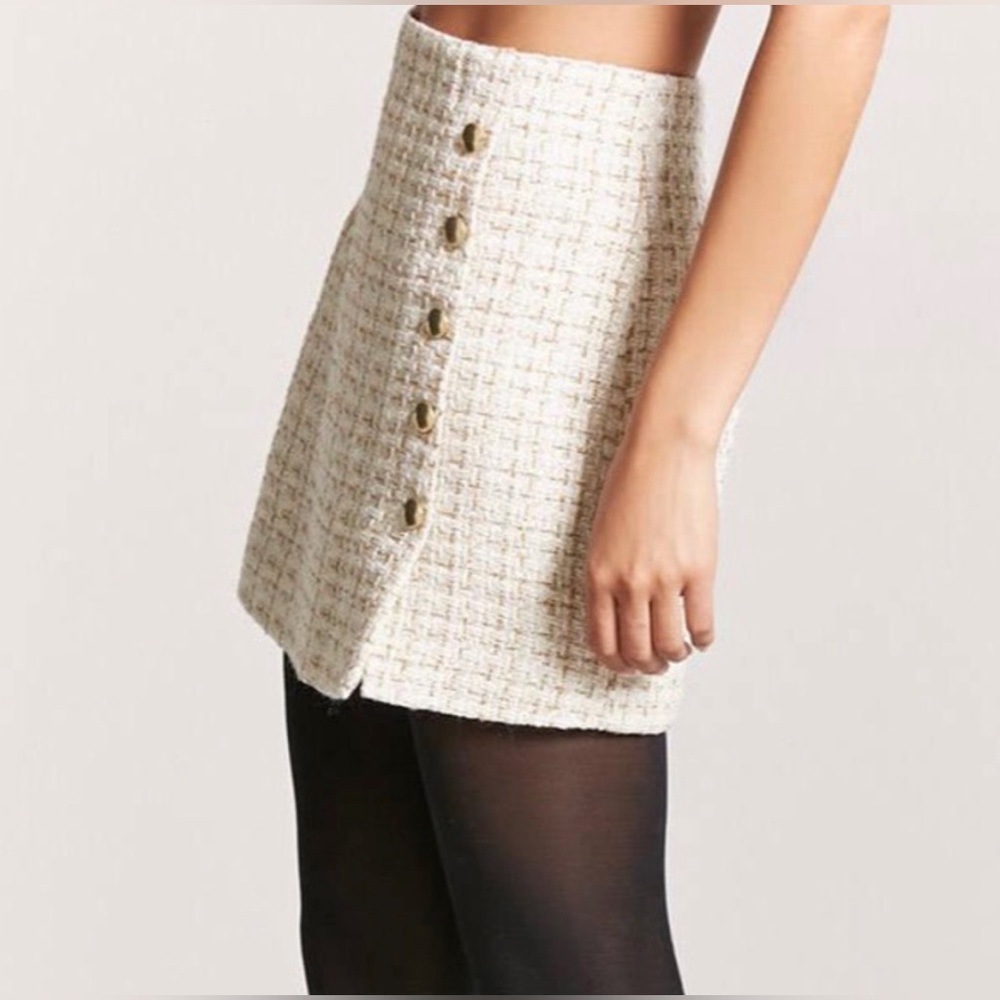 Forever 21 Cream Metallic Tweed Mini Skirt US size large- never worn!